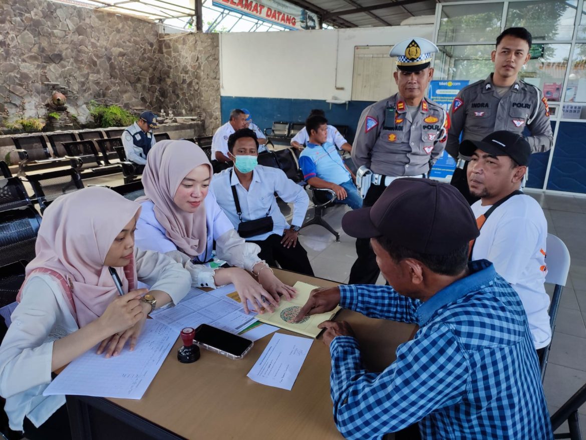 Sopir Angkutan Lebaran di Temanggung Jalani Tes Kesehatan